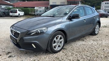 Volvo V40 Cross Country - 1