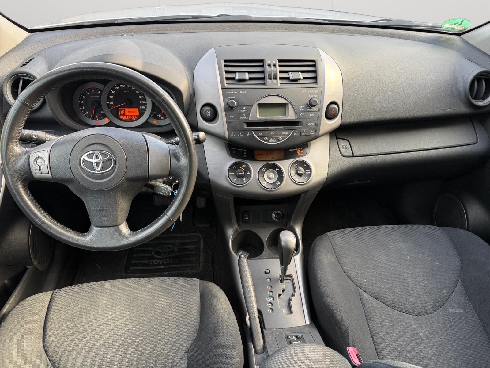 Toyota RAV4 2.0 VVT-i 152 ch 4x4 Sol • Boîte auto • Clim auto • Régulateur • Jantes alliage