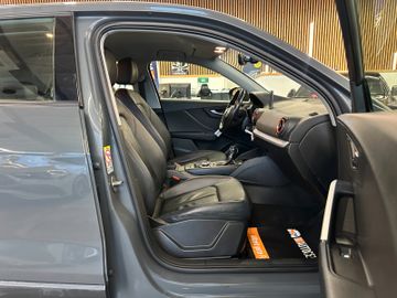 Audi Q2 quattro basis *2. Hand*Klima*SHZ*LED*AHK*MMI*