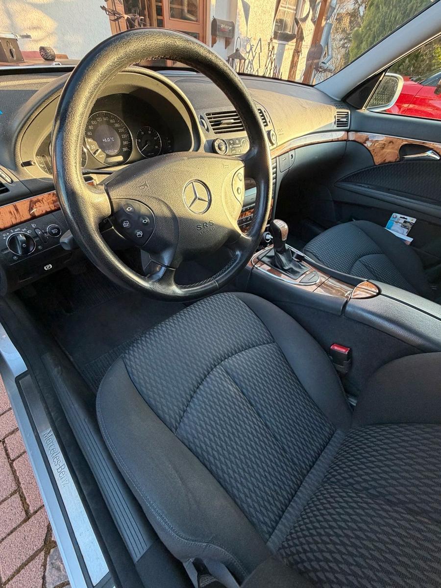 Mercedes-Benz E280 2005 — photo 6