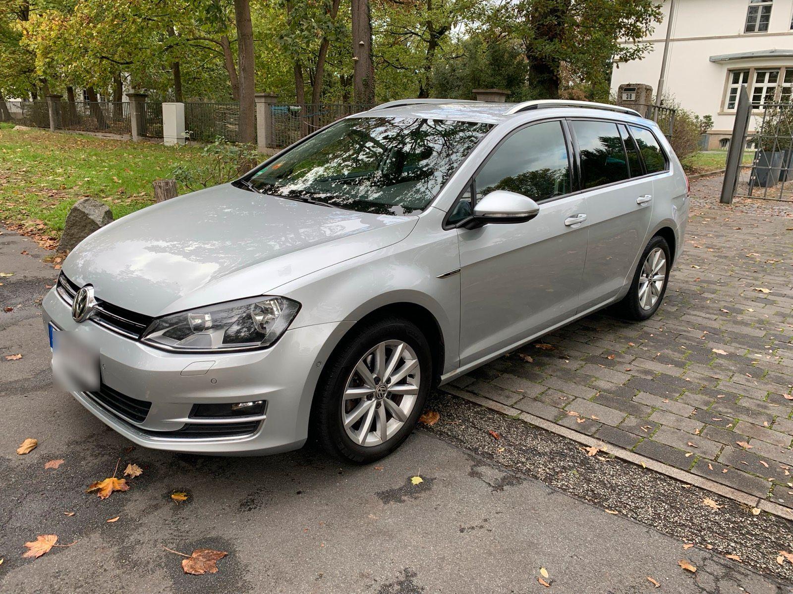 Volkswagen Golf 2015 — rear view