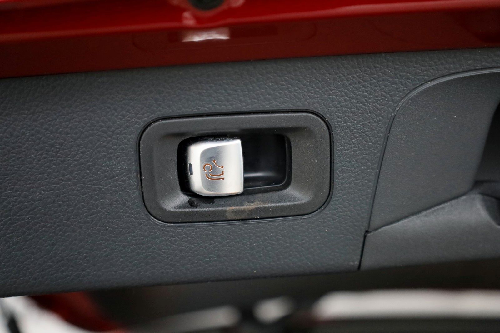 Fahrzeugabbildung Mercedes-Benz GLC 300d 4M AMG Line TLeder,Navi,LED,Panorama,SH