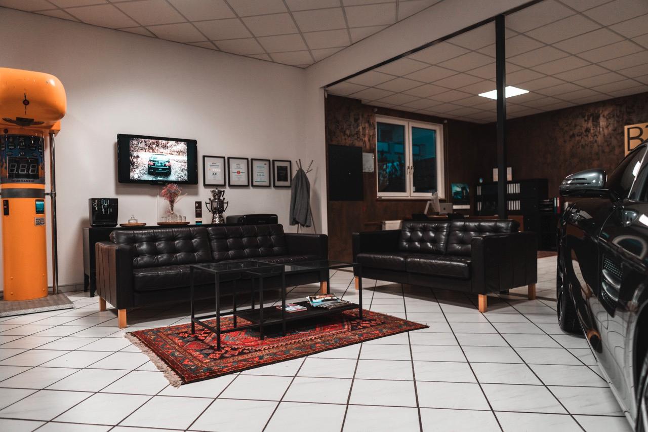 showroom-image-top