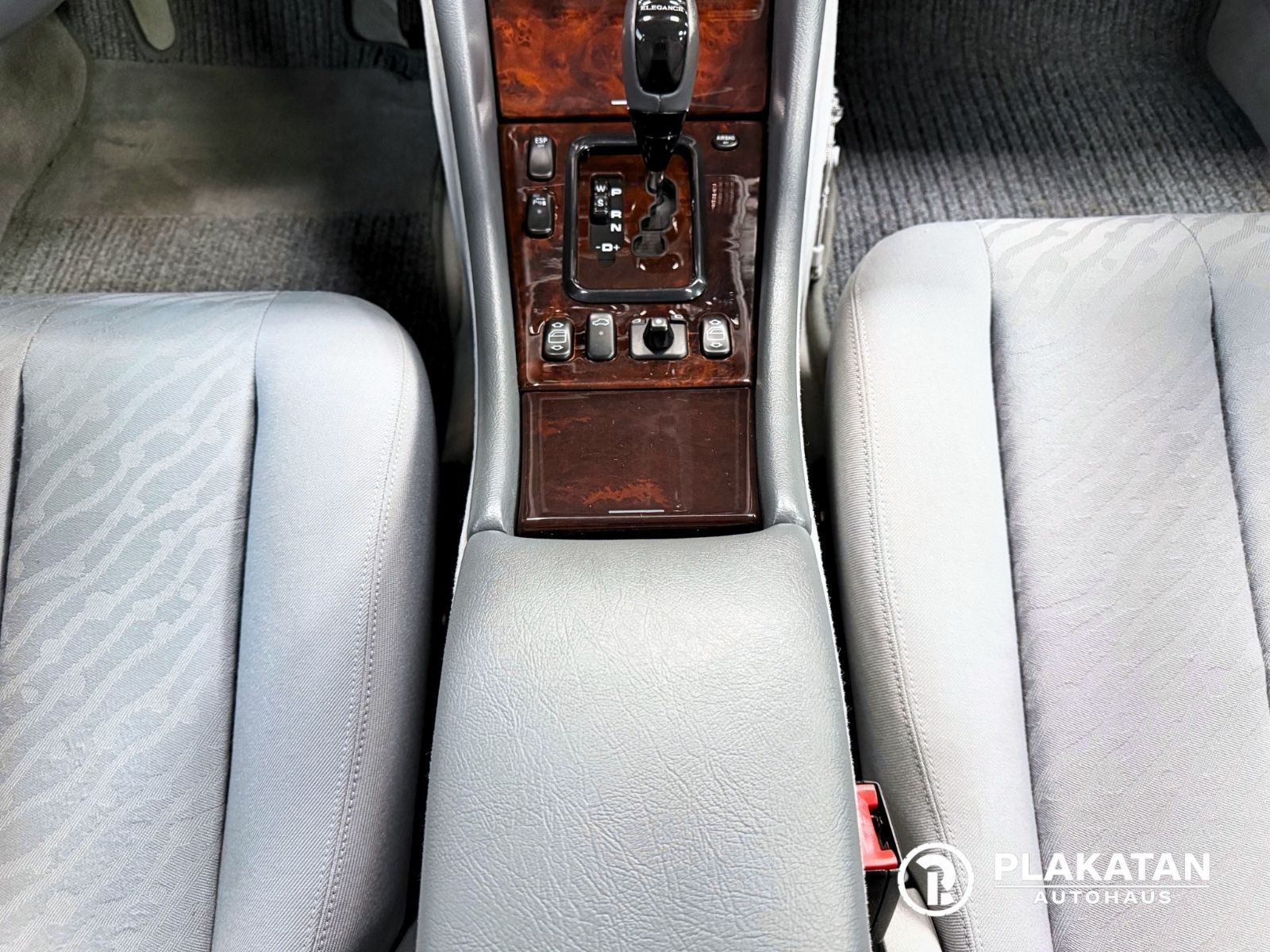Fahrzeugabbildung Mercedes-Benz CLK 320 Elegance V6 Tempomat MB-Service