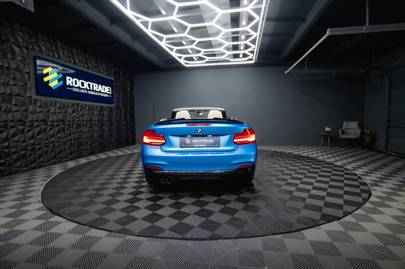 Fahrzeugabbildung BMW 230i Cabrio M-Sport Performance Shadow Line LED