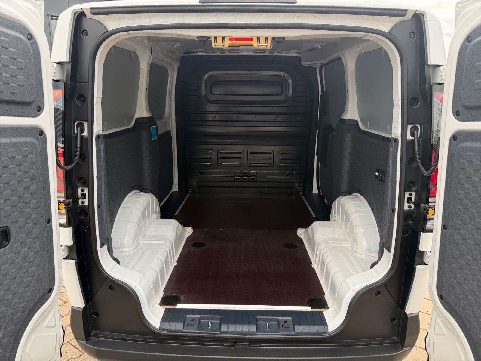 Fahrzeugabbildung Kia PV5 CARGO L2H1 3T 71.2 PLUS WP AW