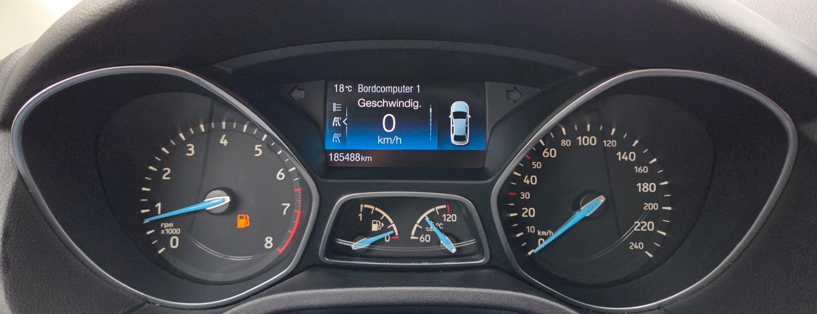 Ford Focus 2015 — photo 11