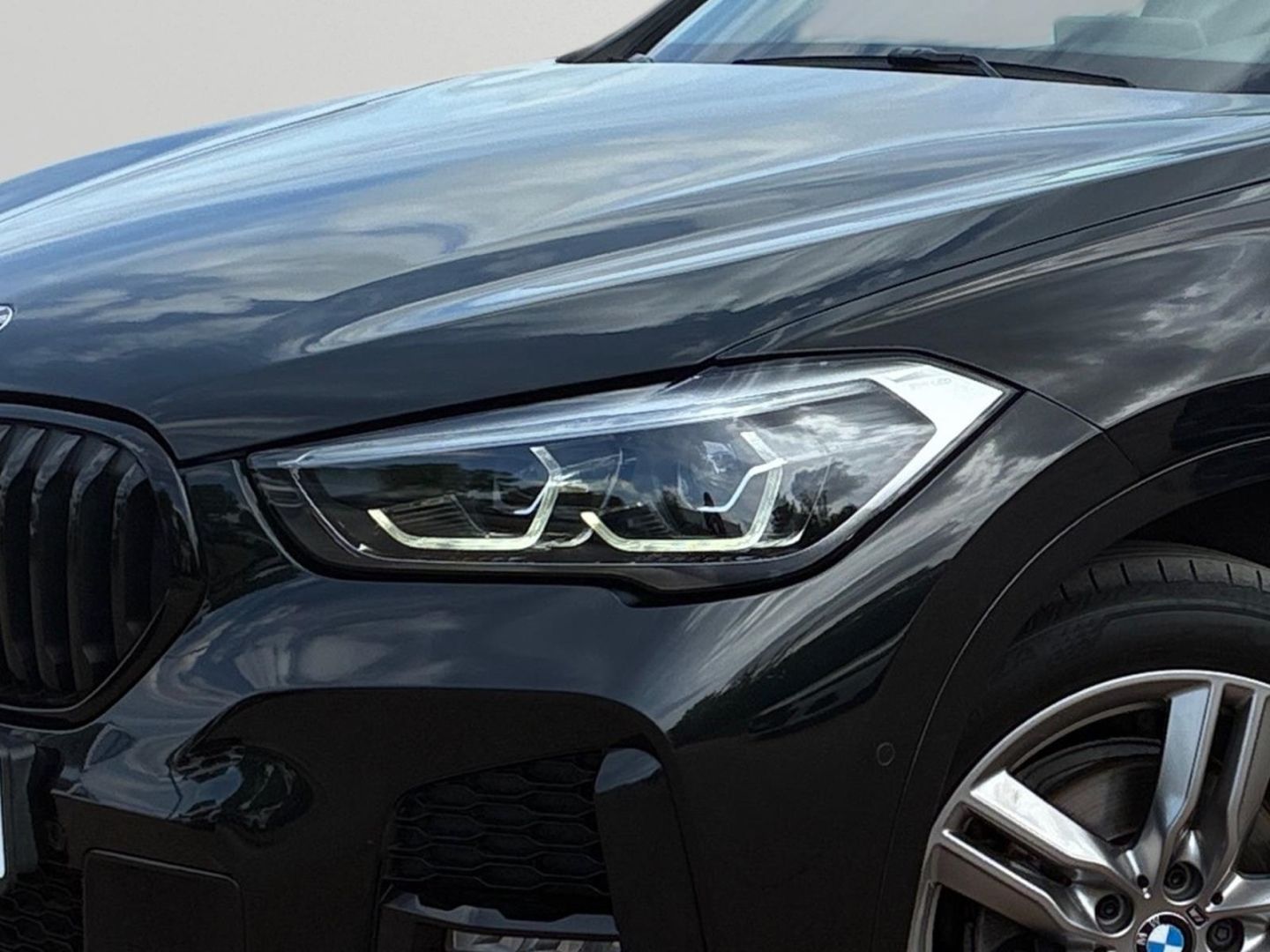 BMW X1 sDrive18d AUTOMATIK M SPORT HUD LED SHZ AHK N foto 5