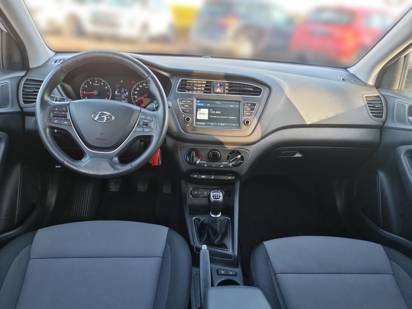 Fahrzeugabbildung Hyundai i20 ADVANTAGE 1.2 FL ALLWETTER+PDC+SHZ+KAMERA
