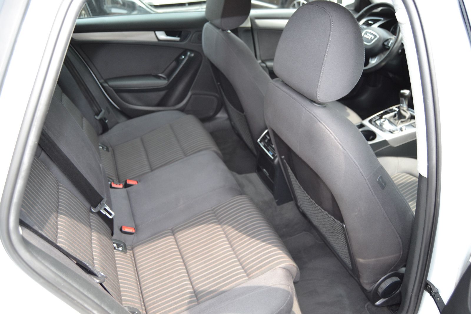 Fahrzeugabbildung Audi A4 Avant Ambiente/Navigation/Tempomat/PDC/