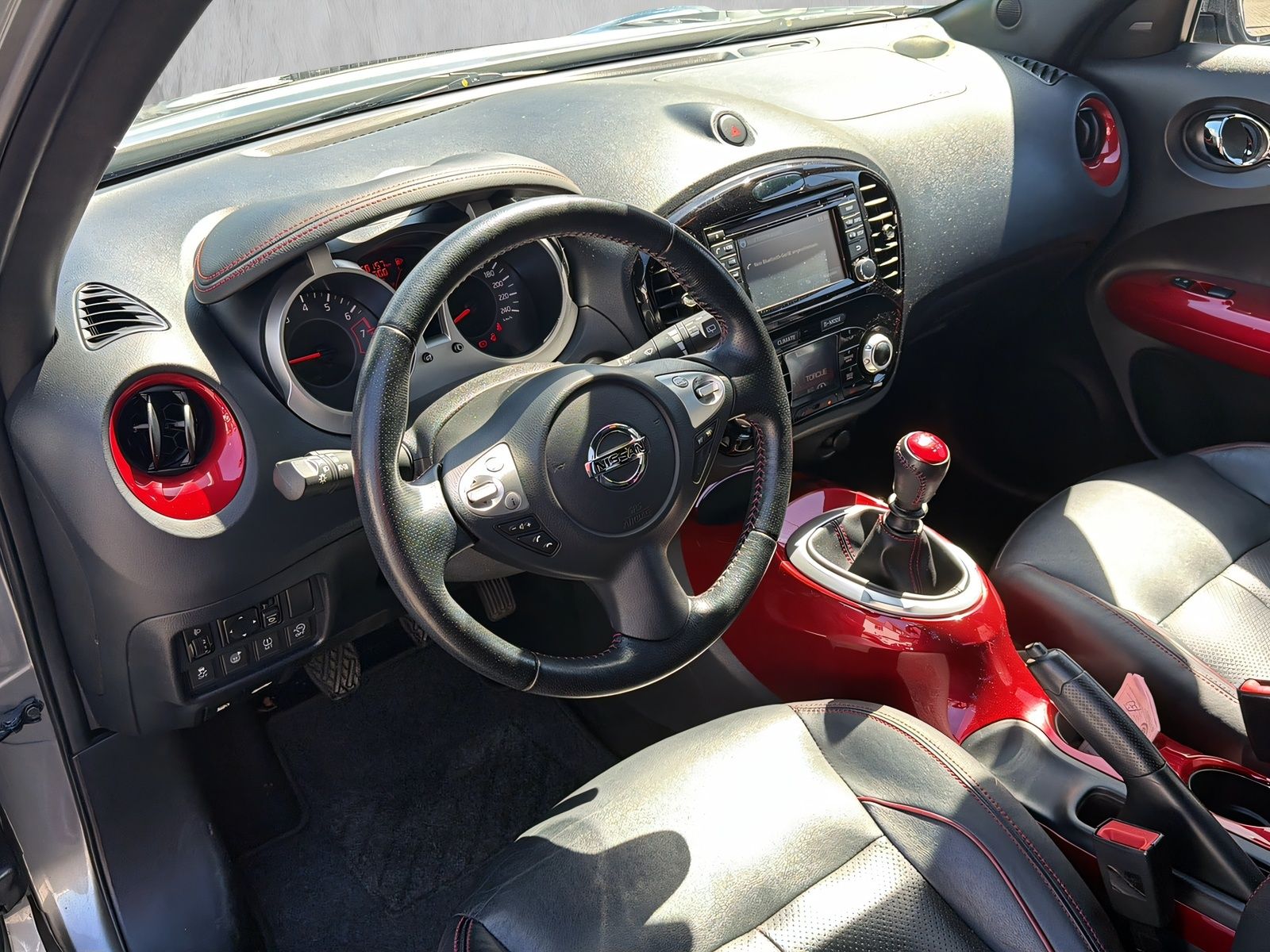 Fahrzeugabbildung Nissan Juke 1.2 16V TEKNA LEDER 360° KAMERA DAB NAVI