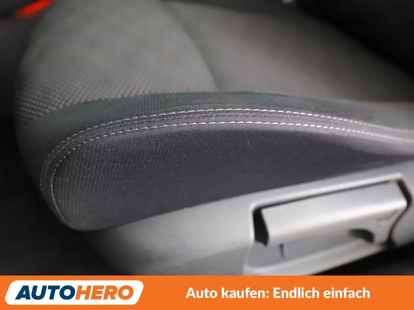 Nissan Qashqai 1.2 Acenta Aut.*NAVI*CAM*SPUR*PDC*SHZ*