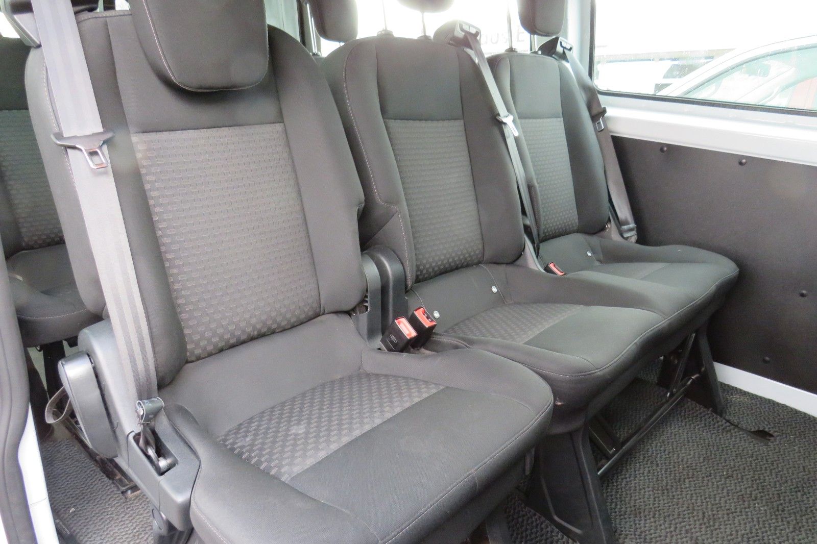Fahrzeugabbildung Ford Transit Custom Kombi 320 L2 Trend