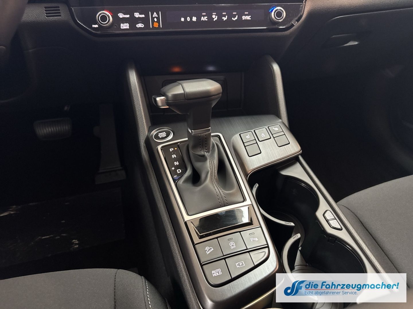 Fahrzeugabbildung Kia Sportage 1.6 T-GDI AWD 7DCT 2-Zonen-Klimaautomat