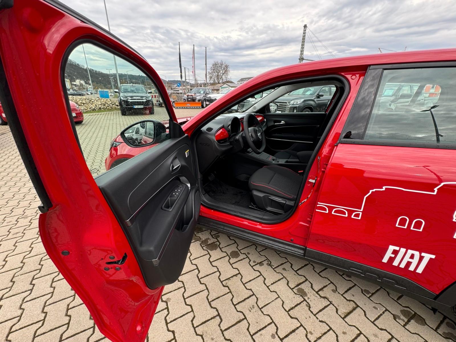Fiat 600e Sondermodell RED 54 kWh Gratis Wallbox