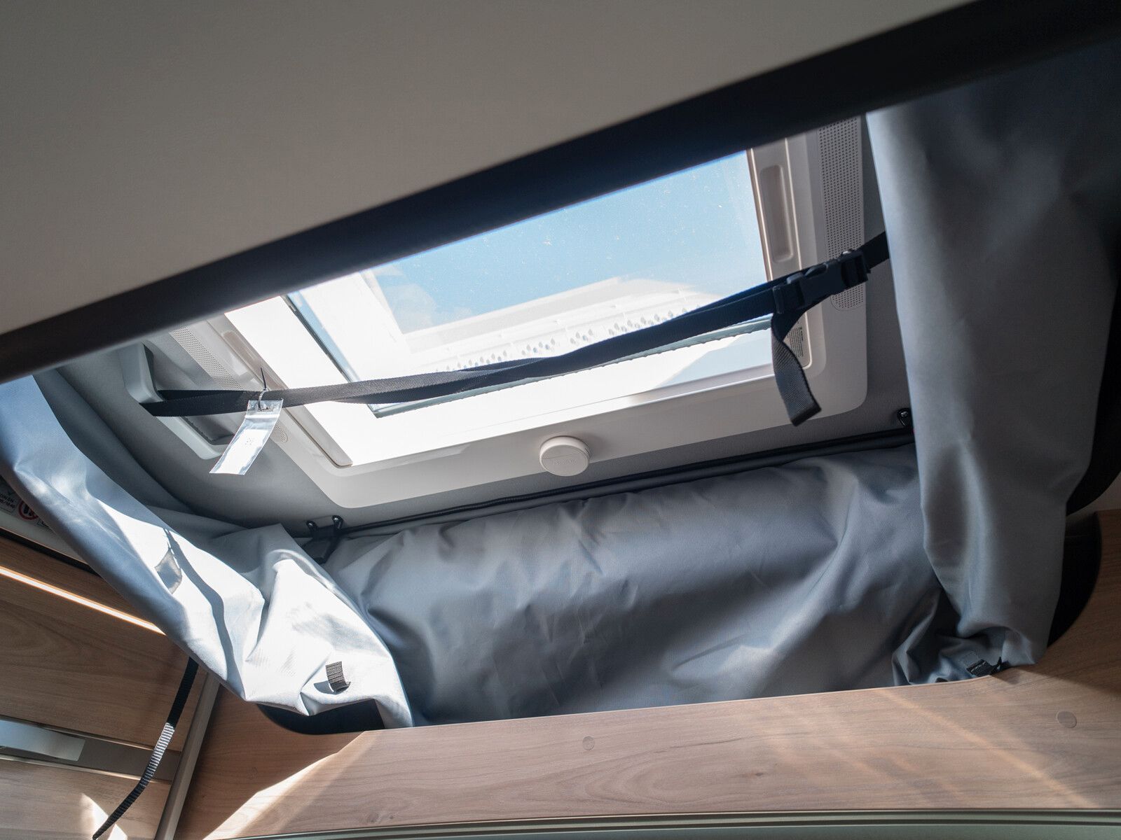 Fahrzeugabbildung Dethleffs Globetrail 600 DK / Fiat / Aufstelldach Heckausz