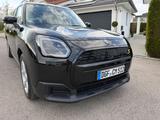 MINI Countryman SE ALL4 Panorama/ AHK/ Garantie 09/29 - Elektro Kleinwagen mit Anhängerkupplung