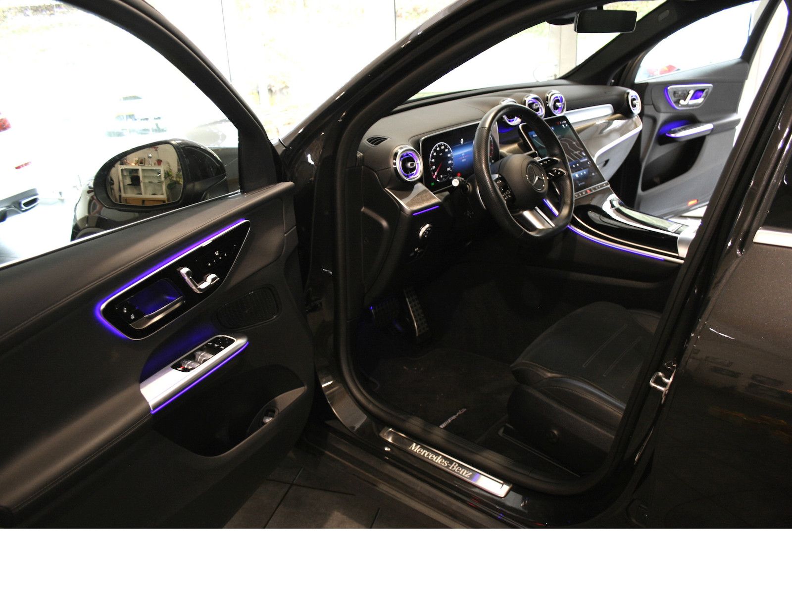 Fahrzeugabbildung Mercedes-Benz GLC 200 4M AMG Line Plus *AHK*Memory*Distronic*