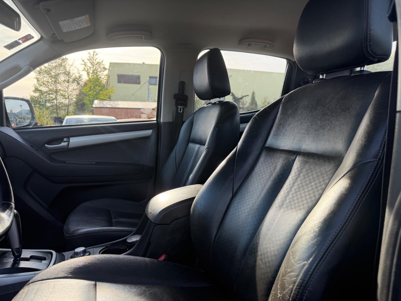 Isuzu D-Max Double Cabine 2.5 TD 163ch BVA - Attelage - Carnet entretien - Non fumeur