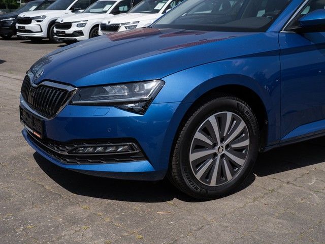 Skoda Superb — fotografia 3