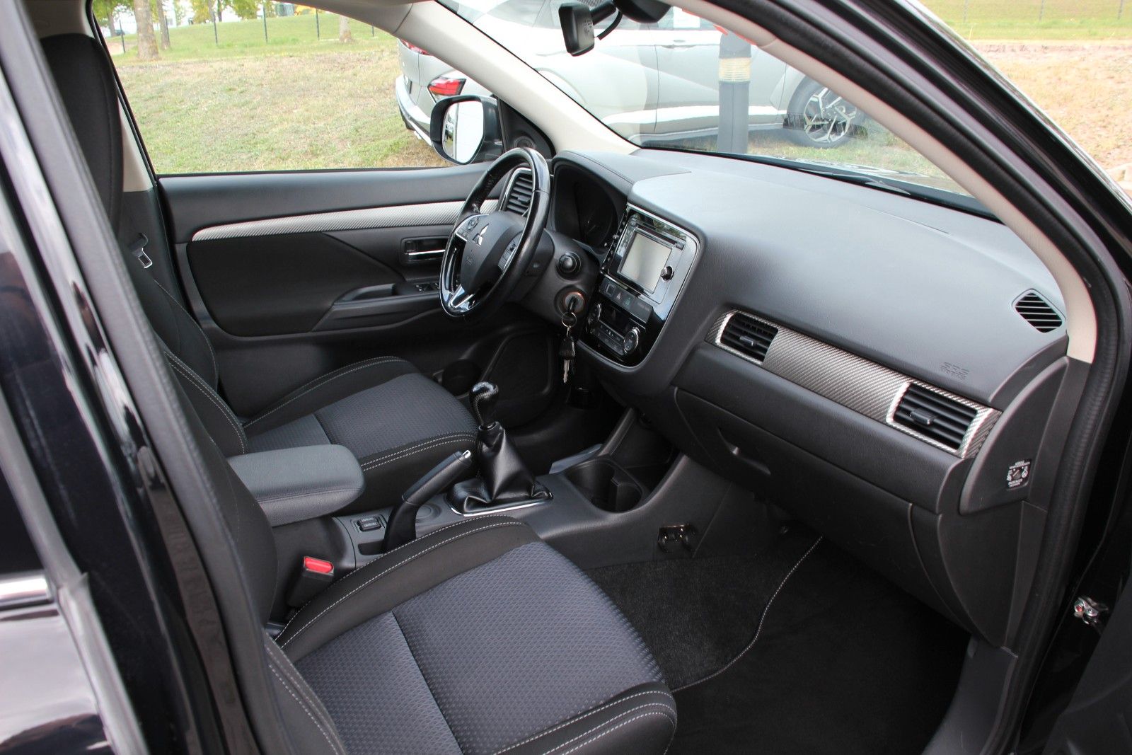 Fahrzeugabbildung Mitsubishi Outlander SUV-Star 2WD