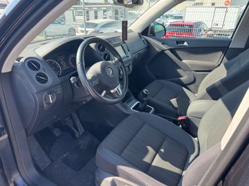 Volkswagen Tiguan - 9