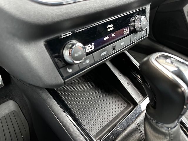 Kamiq Style 1,0TSI DSG 110PS CARPLAY, BFS,V-LED
