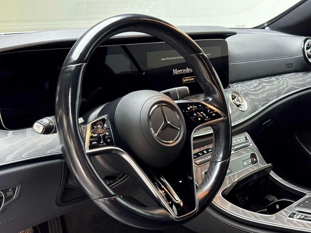 Mercedes-Benz E 200 Avantgarde, Leder, 19 , Kamera, LED, Burme