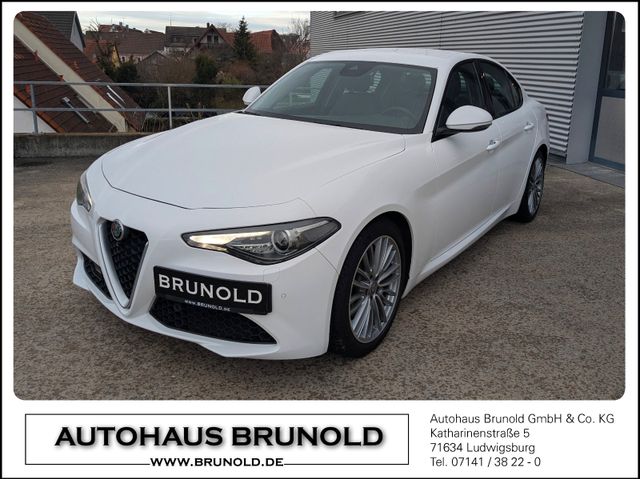 Alfa Romeo Giulia Super 2.0l 200PS Benzin Automatik