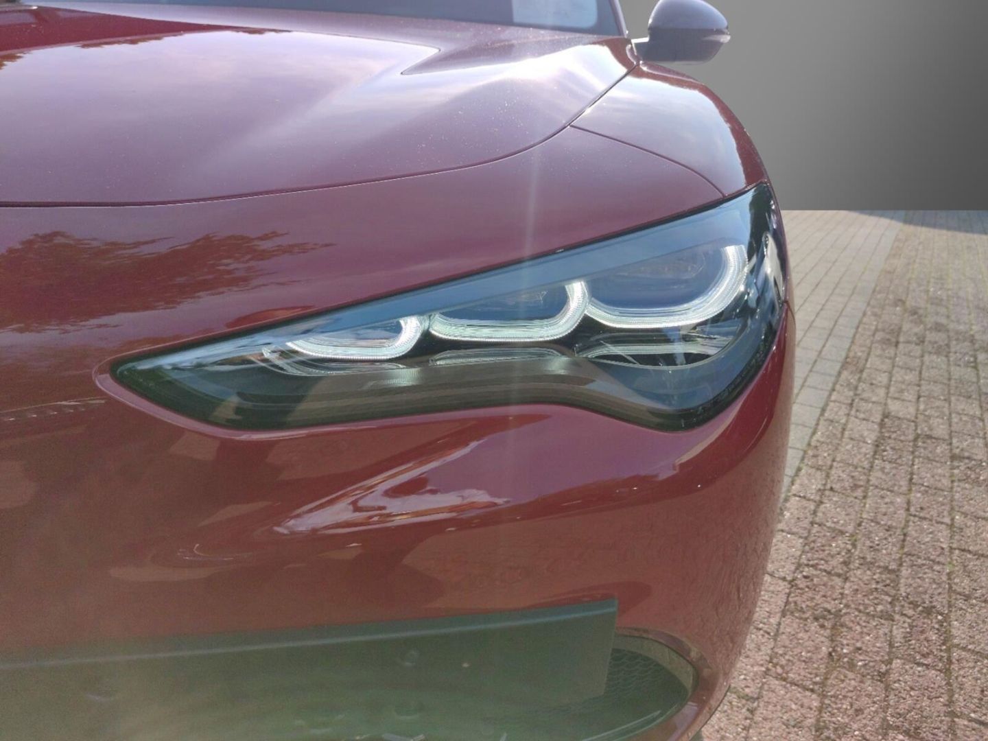 Fahrzeugabbildung Alfa Romeo Stelvio Veloce Q4 2.0 Turbo-21 Zoll-Panoramadach