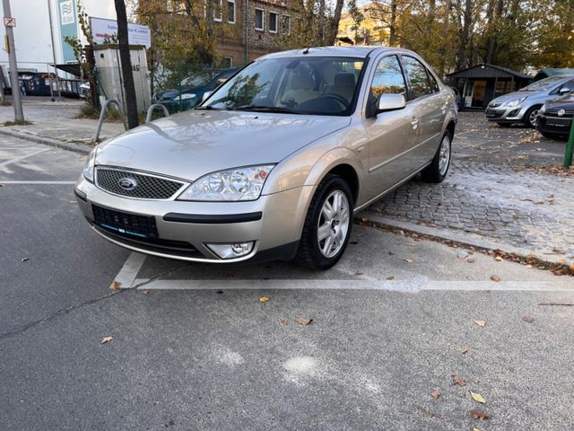 Ford Mondeo 1.8 92 kW Ghia, Guter Zustand, TÜV NEU