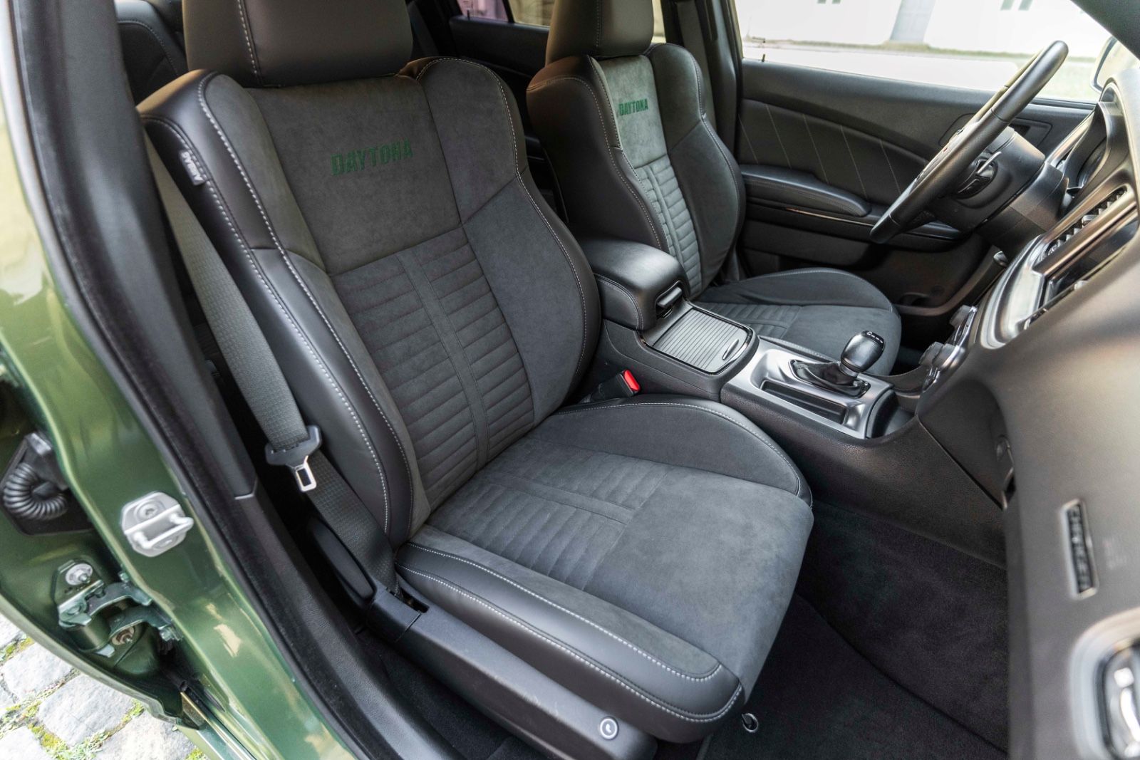 Fahrzeugabbildung Dodge Charger 5,7L DAYTONA WIDEBODY ALPINE CARPLAY KAM
