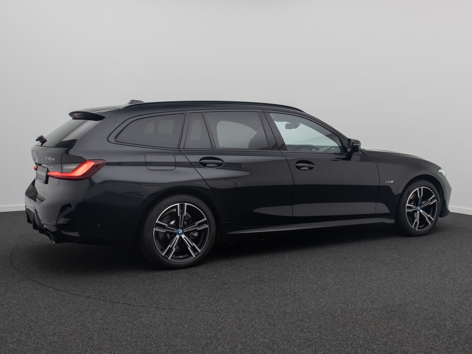 Fahrzeugabbildung BMW 330e xD M Sport HUD DAB Kamera Komfort 18Zoll