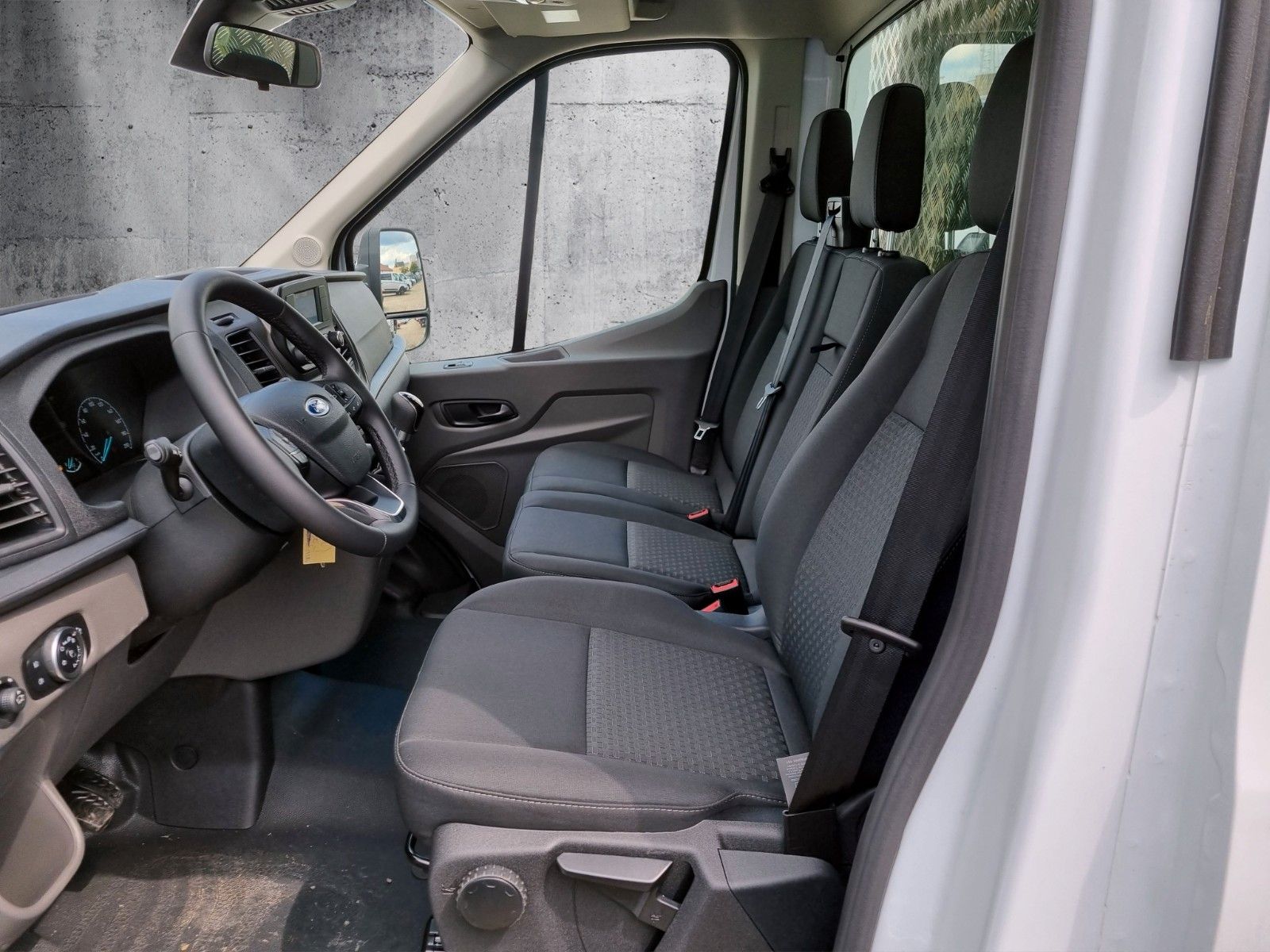 Fahrzeugabbildung Ford Transit Pritsche 350 L3 Einzelkabine Trend