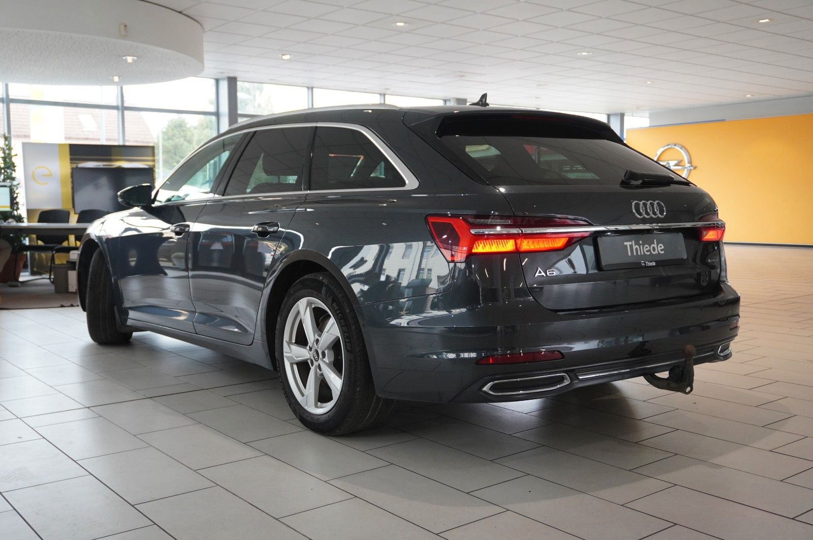Fahrzeugabbildung Audi A6 Avant 40 TDI QUATTRO SPORT NAVI/ACC/SH/AHK