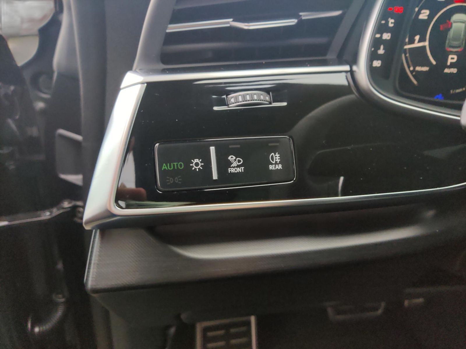 Audi RSQ8 - Bild 16