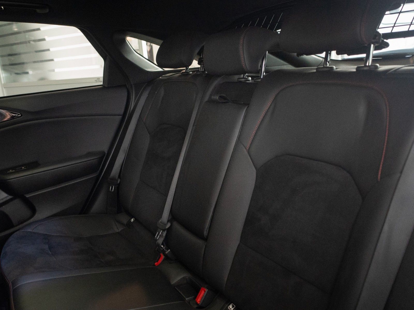 Fahrzeugabbildung Kia ProCeed GT AUTOM./PANO/SITZHZG./LENKRAD HZG./DAB