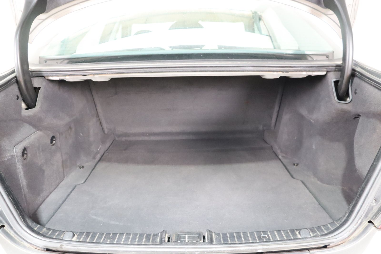 Fahrzeugabbildung Mercedes-Benz E 200 KOMPRESSOR Automatik * Klimaautom. *