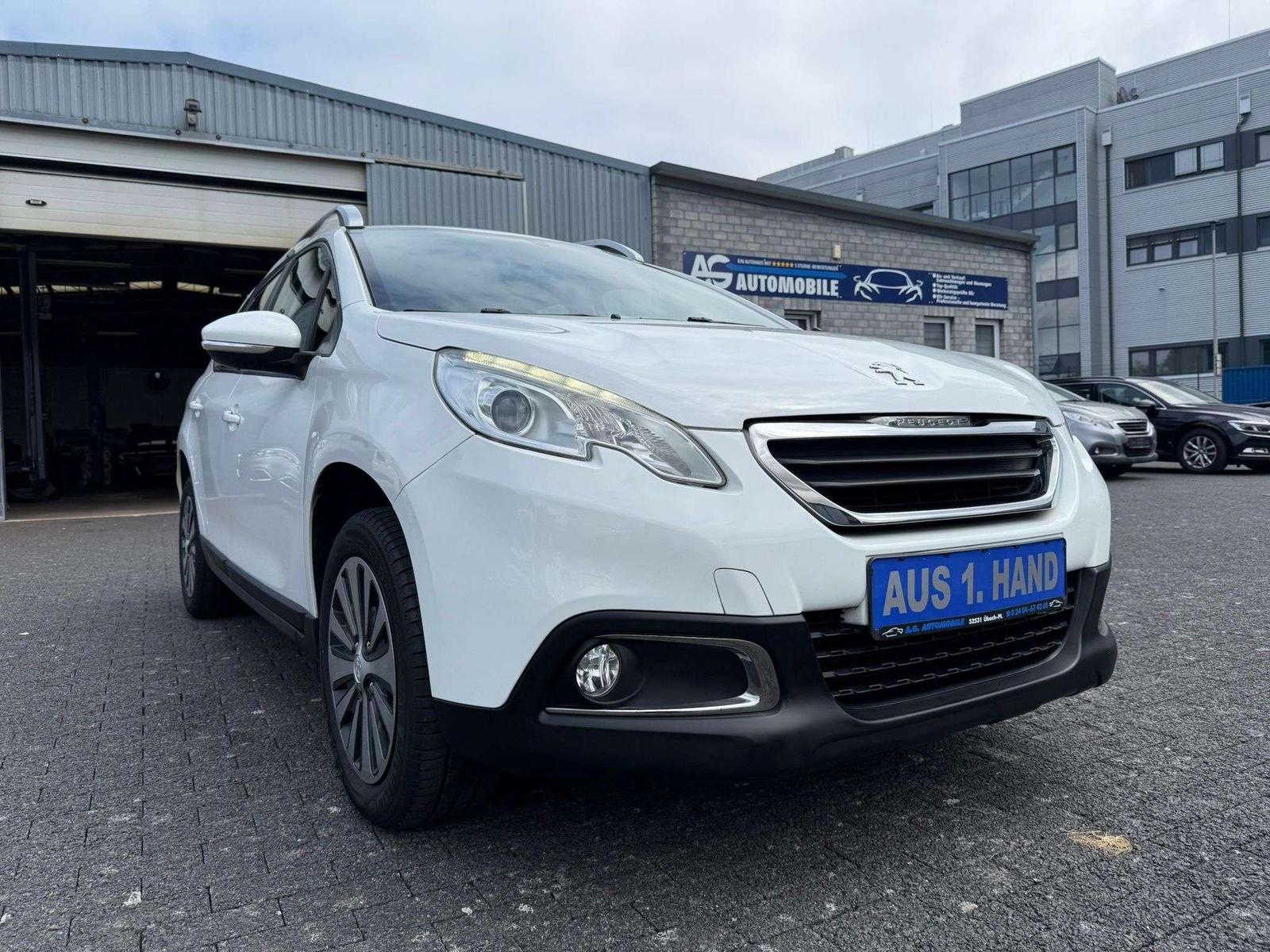 Peugeot 2008 Active AUTOMATIK TEMPOMAT/SHZ/KLIMA/AHK/PDC