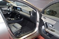 Fahrzeugabbildung Mercedes-Benz A 220 4Matic AMG Voll-Leder LED Navi-Premium