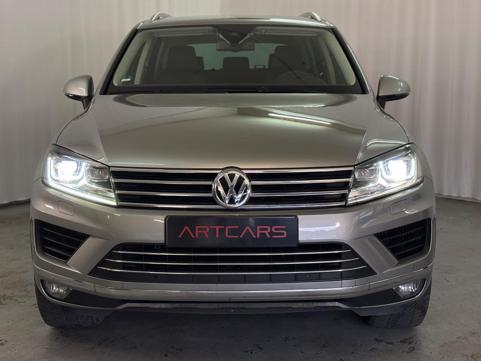 Volkswagen Touareg 3.0 V6 TDI AHK LM20 RNS850