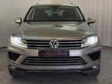Volkswagen Touareg 3.0 V6 TDI AHK LM20 RNS850 - silberne Volkswagen Touareg