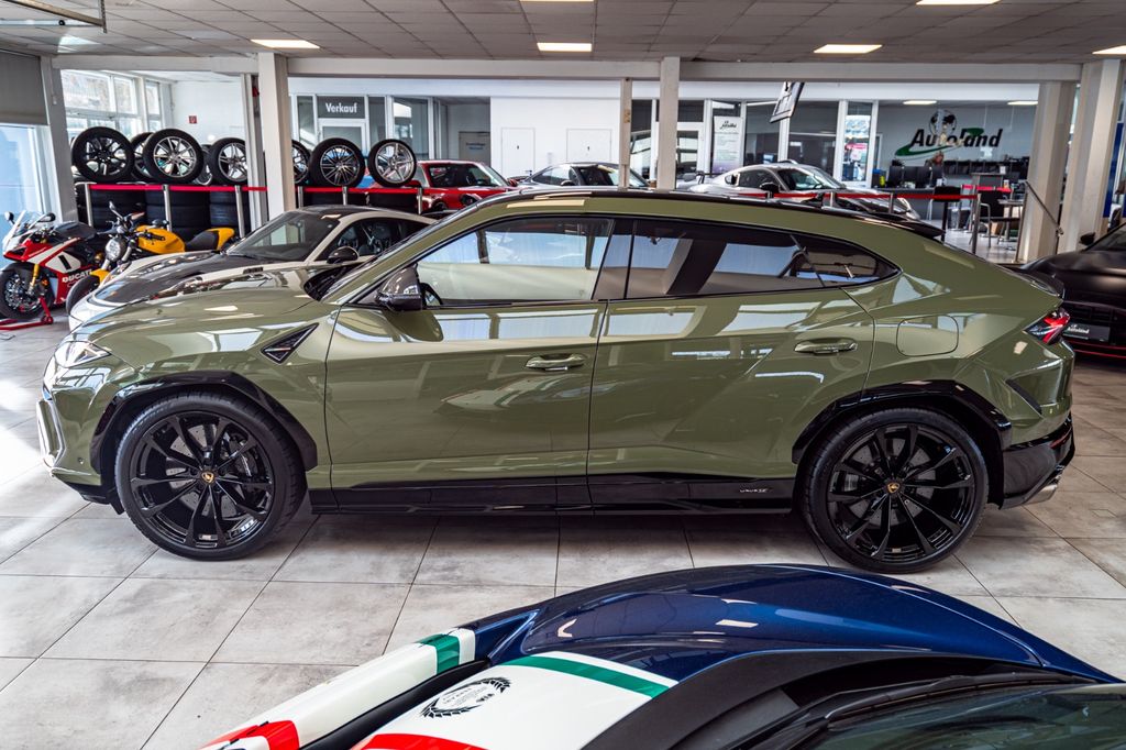 Image of Lamborghini Urus