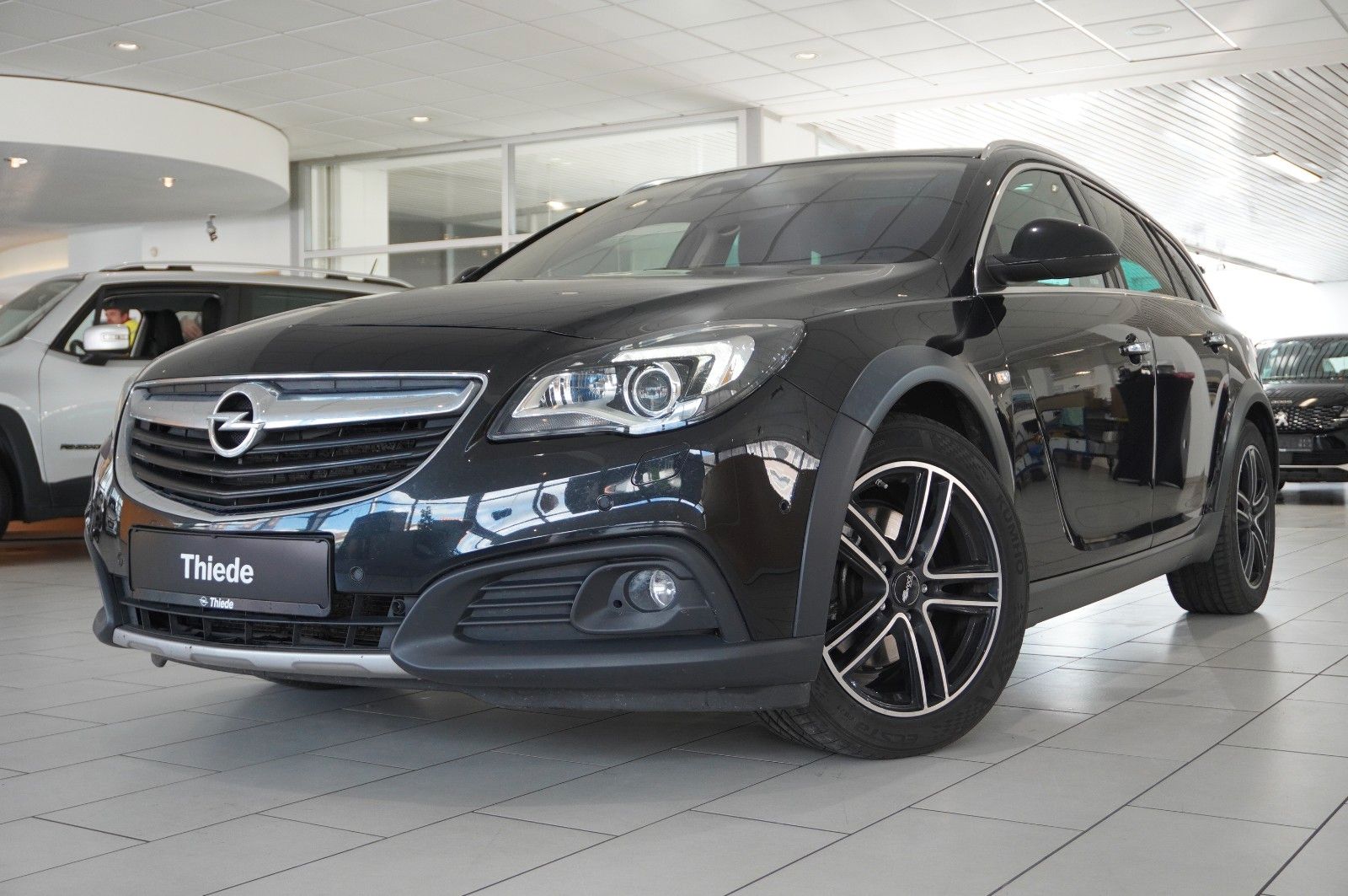 Fahrzeugabbildung Opel Insignia CT 2.0D 4X4 NAVI/LED/KAMERA/SPORT/AHK