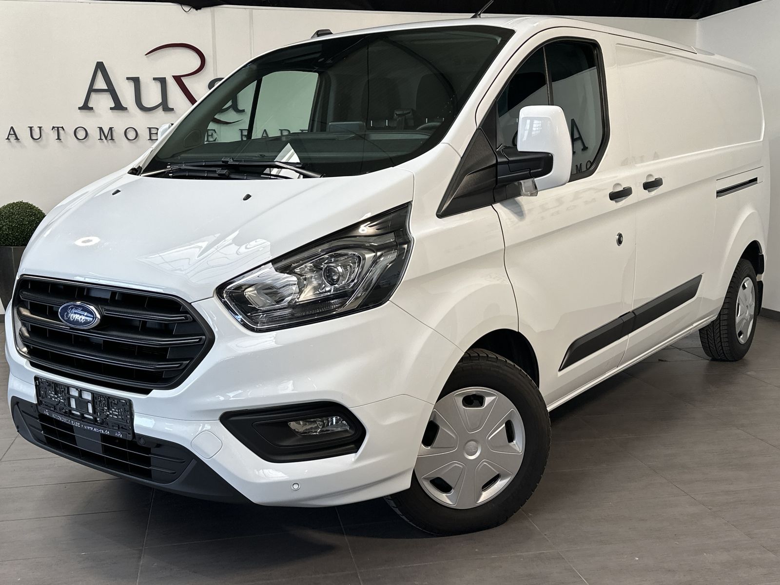 Fahrzeugabbildung Ford Transit Custom 340 L2H1 Aut. NAV+CARPLAY+SHZ+ACC