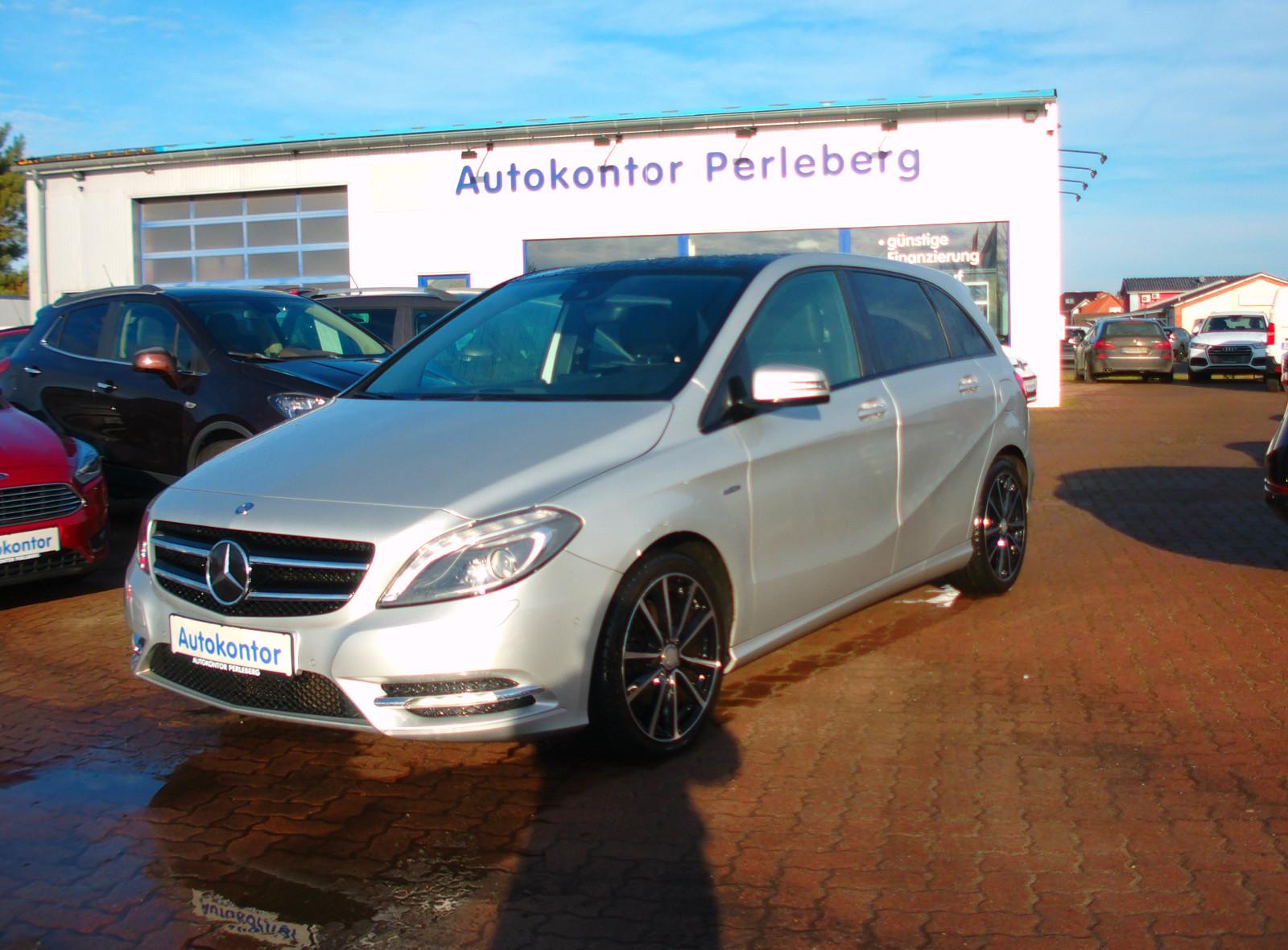 Mercedes-Benz B 200 .Teilleder.Navi.Pano.Night P.AHK Schw.