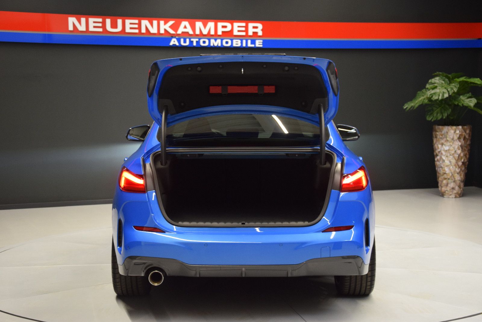 Fahrzeugabbildung BMW 218 i M Sport Gran Coupé Pano HuD Memory Schale
