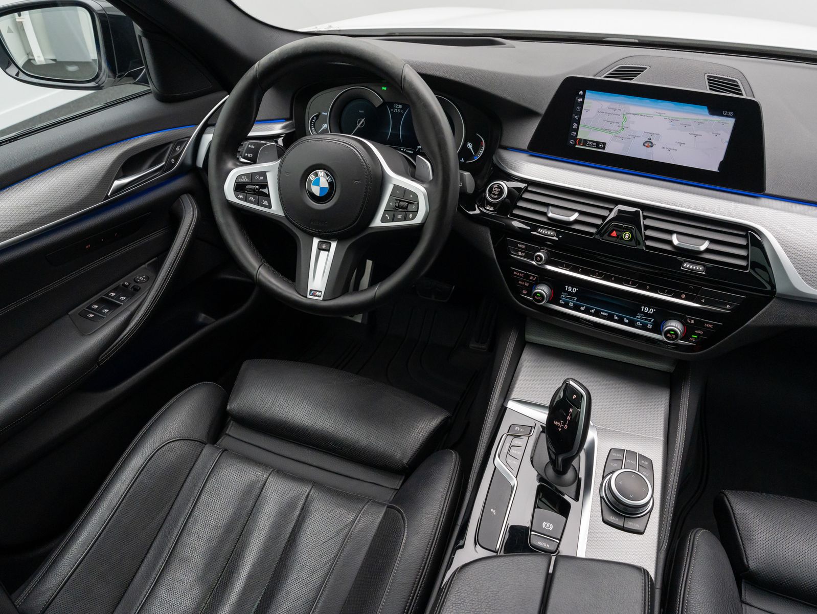 Fahrzeugabbildung BMW 520d M Sport HUD HiFi Panorama 20" Motorschaden!