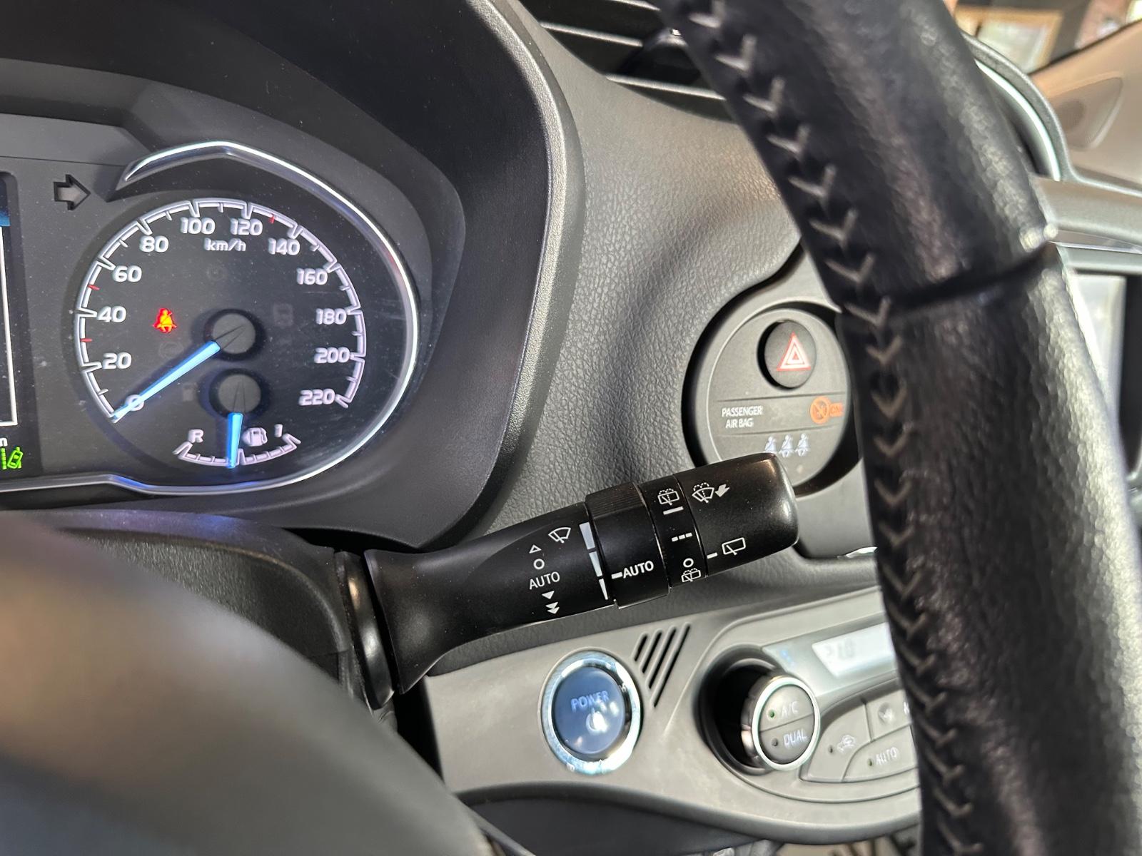 Toyota Yaris Hybrid Team D