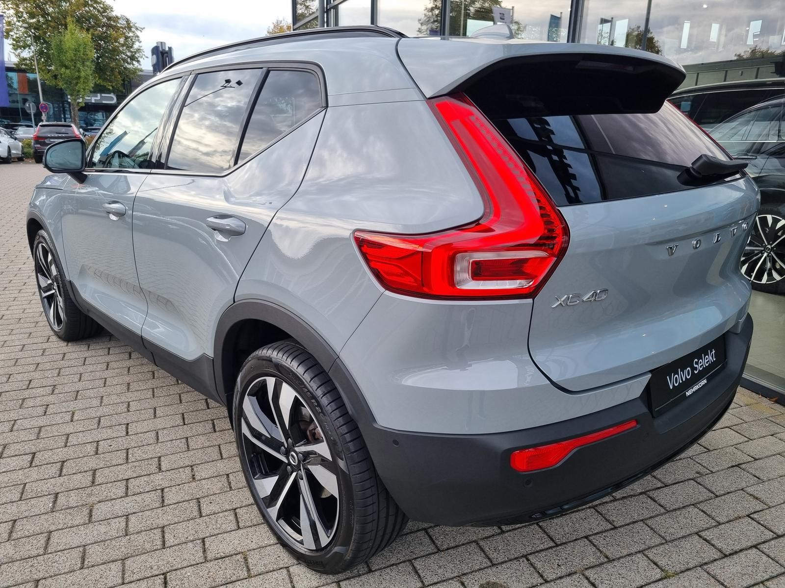 Fahrzeugabbildung Volvo XC40 B4 Ultra Dark '20 Zoll,Glasdach, 360-Cam'